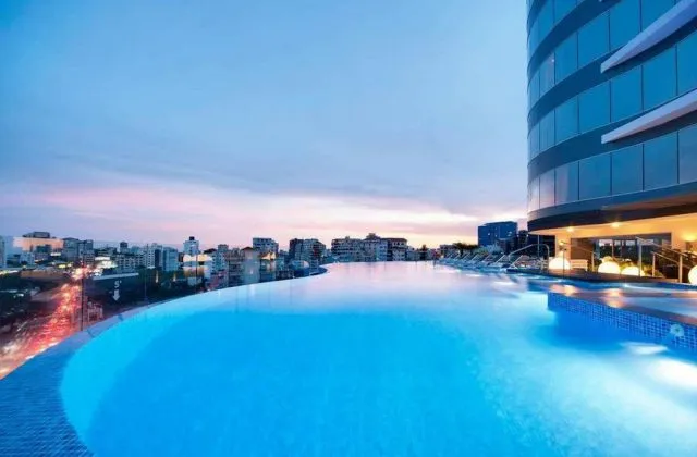 Hotel Embassy Suites By Hilton piscina vista Santo Domingo